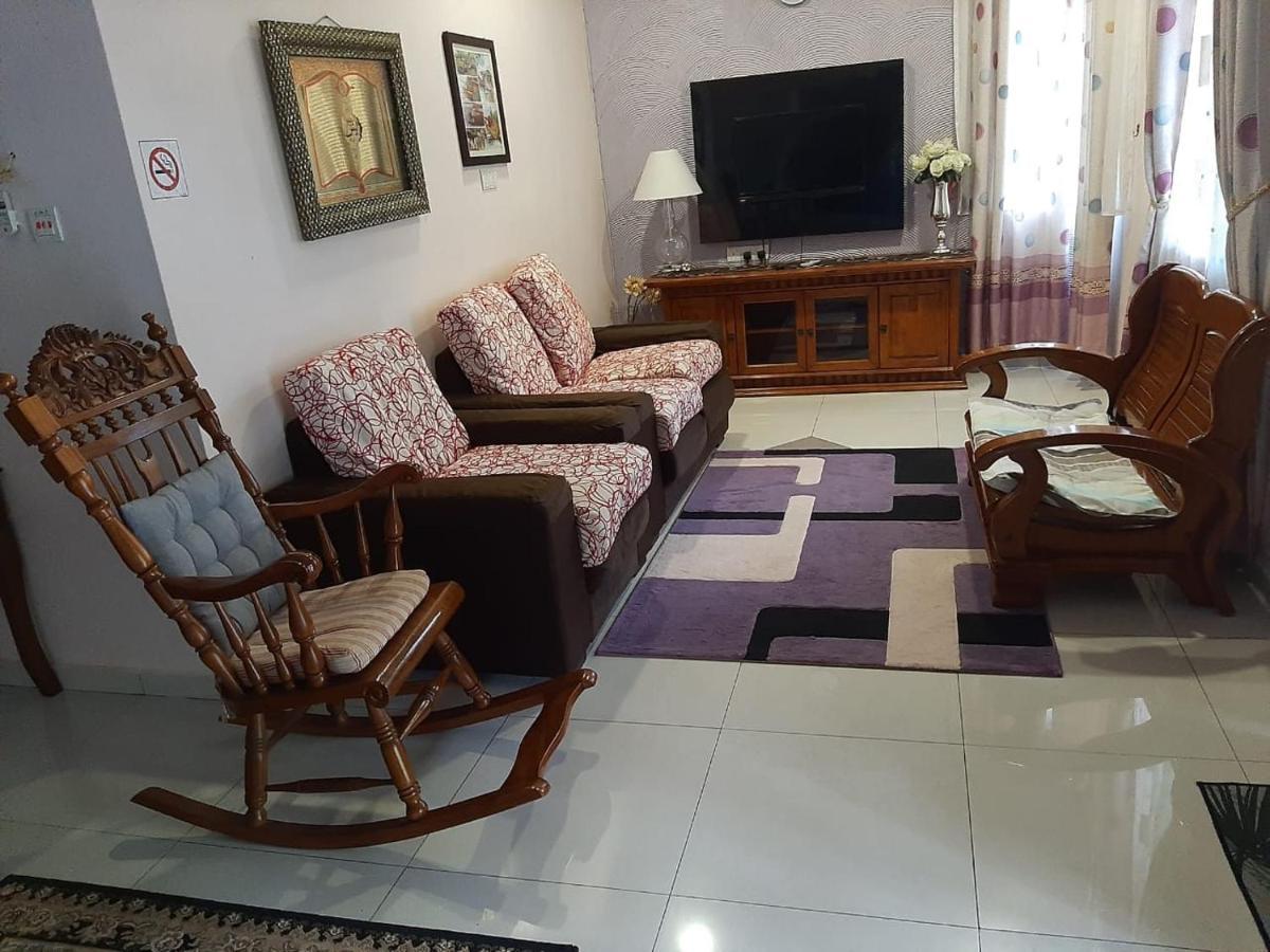 Twin Castle Homestay Kuala Pilah Buitenkant foto