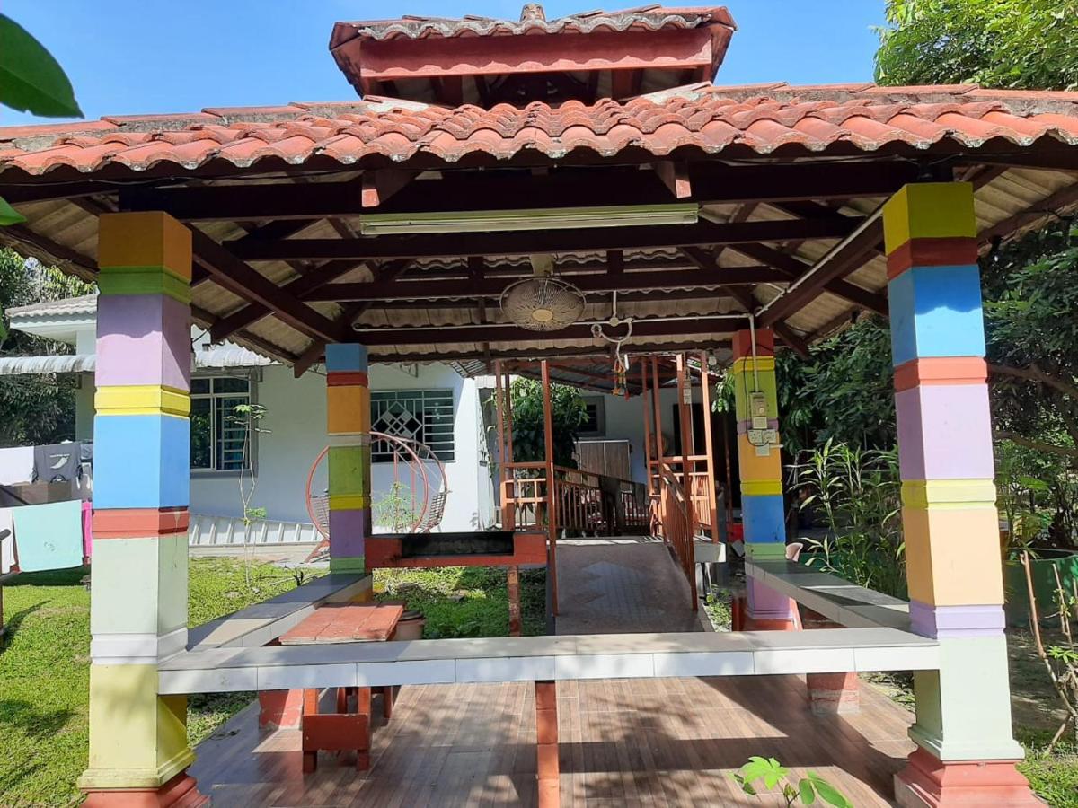Twin Castle Homestay Kuala Pilah Buitenkant foto