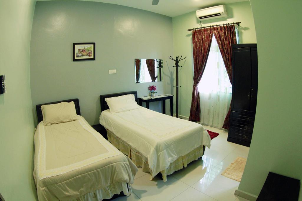 Twin Castle Homestay Kuala Pilah Buitenkant foto