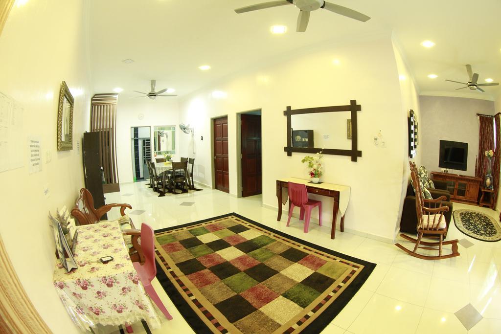 Twin Castle Homestay Kuala Pilah Buitenkant foto